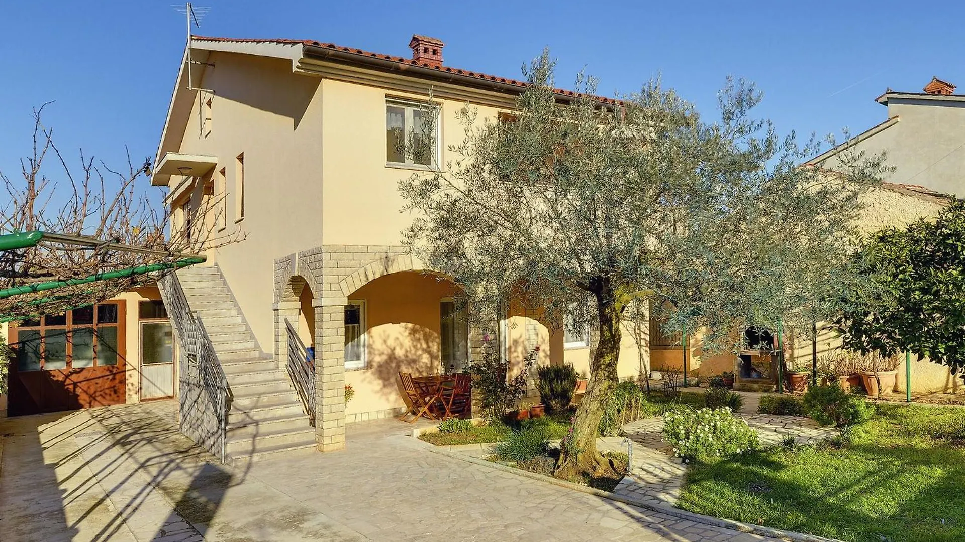 Apartment Ideal For Families With Pets Pula