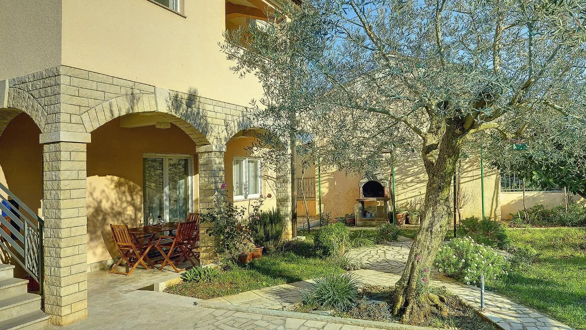 Apartment Ideal For Families With Pets Pula